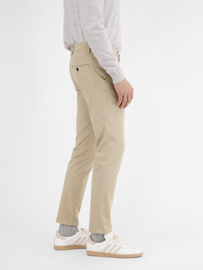 Basic Chino in Strukturqualität, SLIM FIT