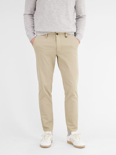 Basic Chino in Strukturqualität, SLIM FIT