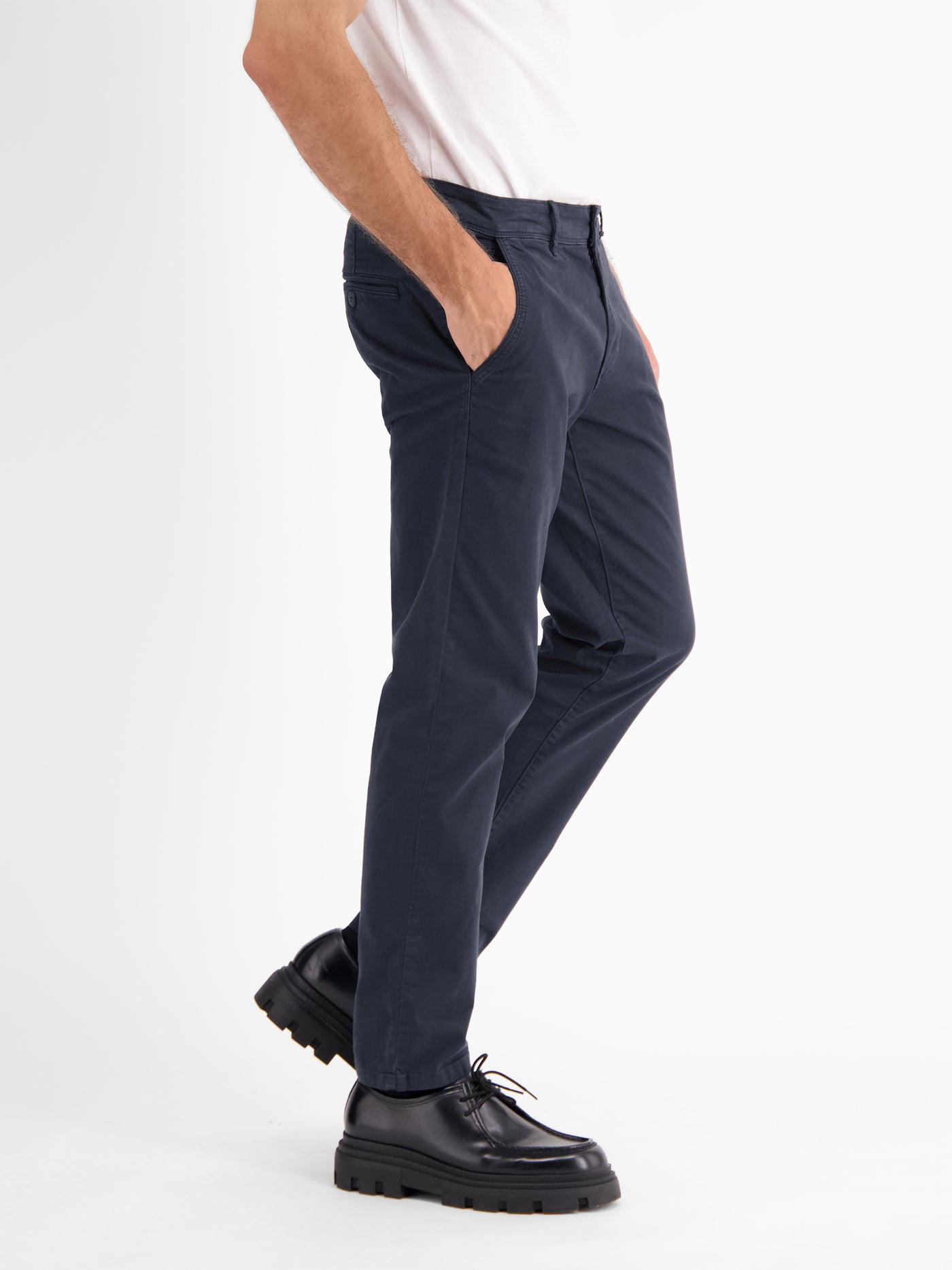 Basic Chino in Strukturqualität, SLIM FIT