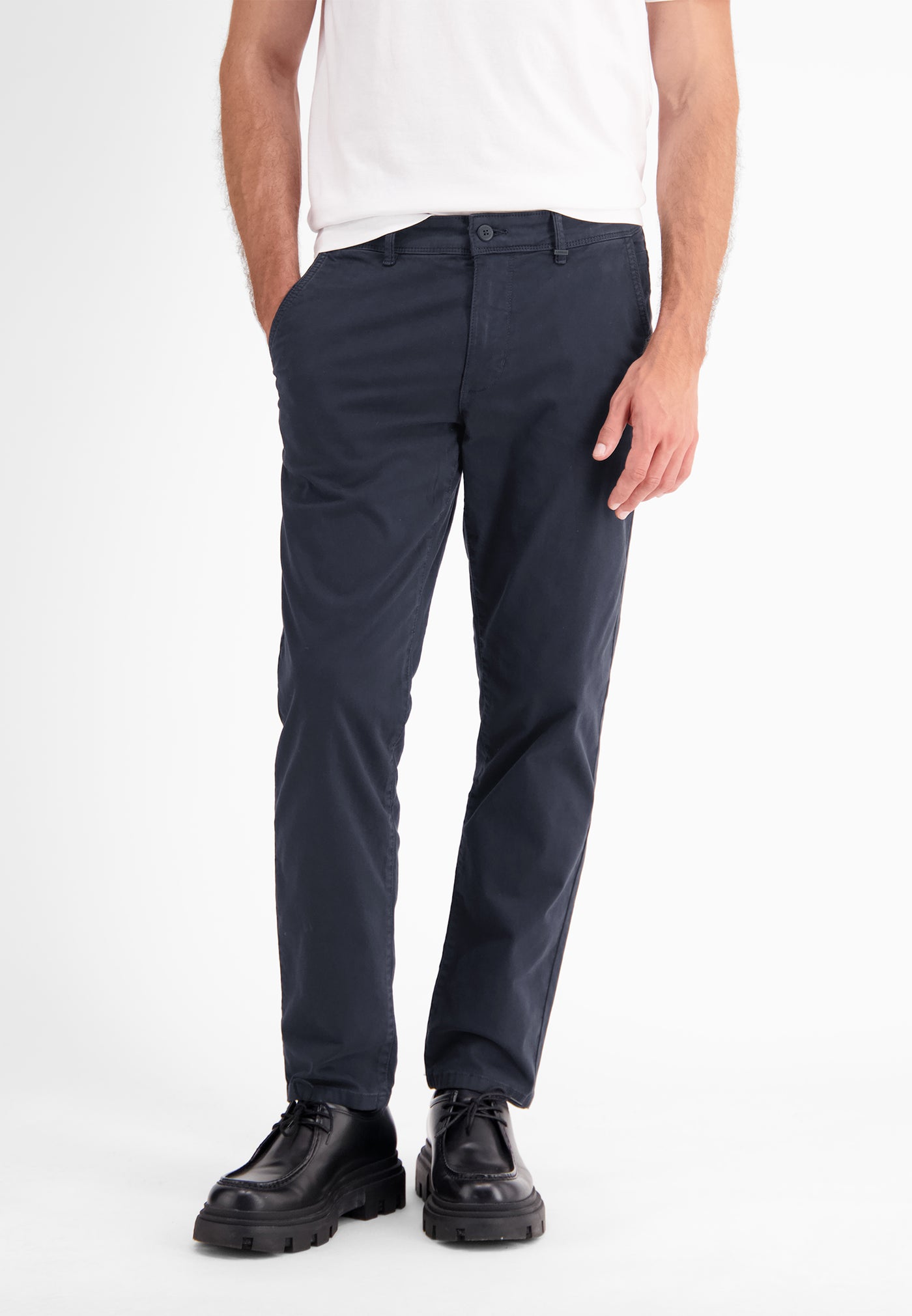 Basic Chino in Strukturqualität, SLIM FIT