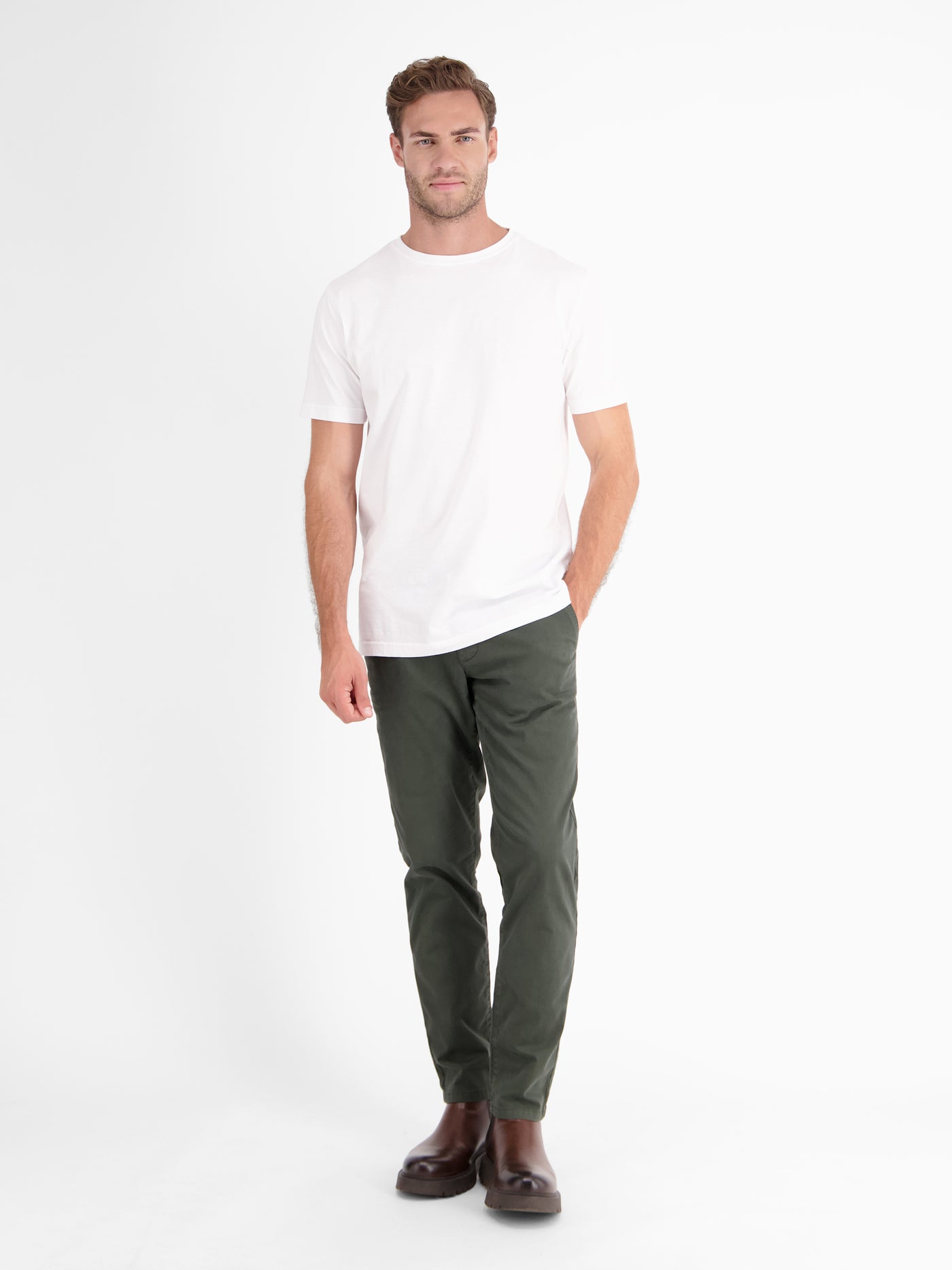 Basic Chino in Strukturqualität, SLIM FIT