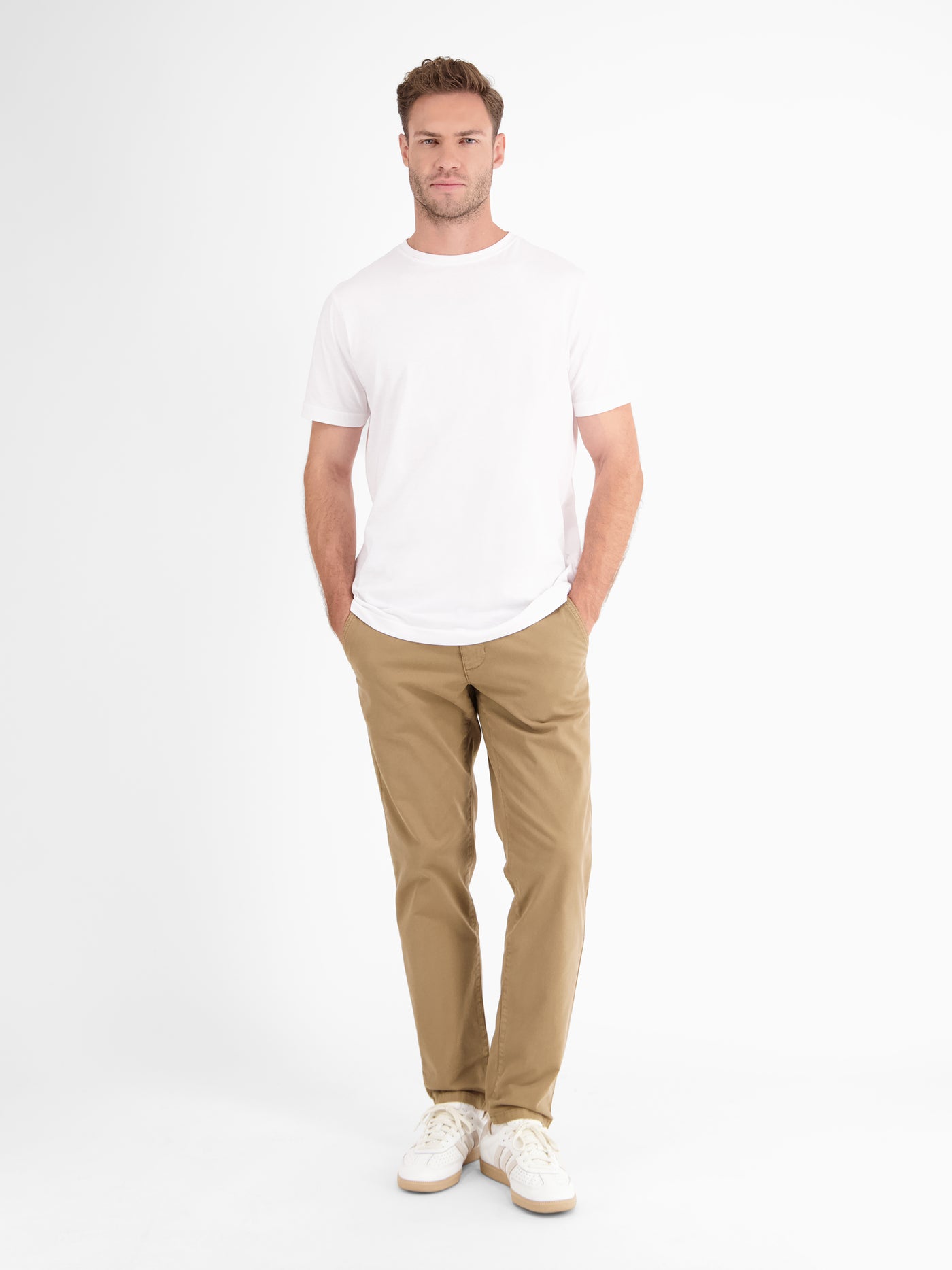 Basic Chino in Strukturqualität, SLIM FIT