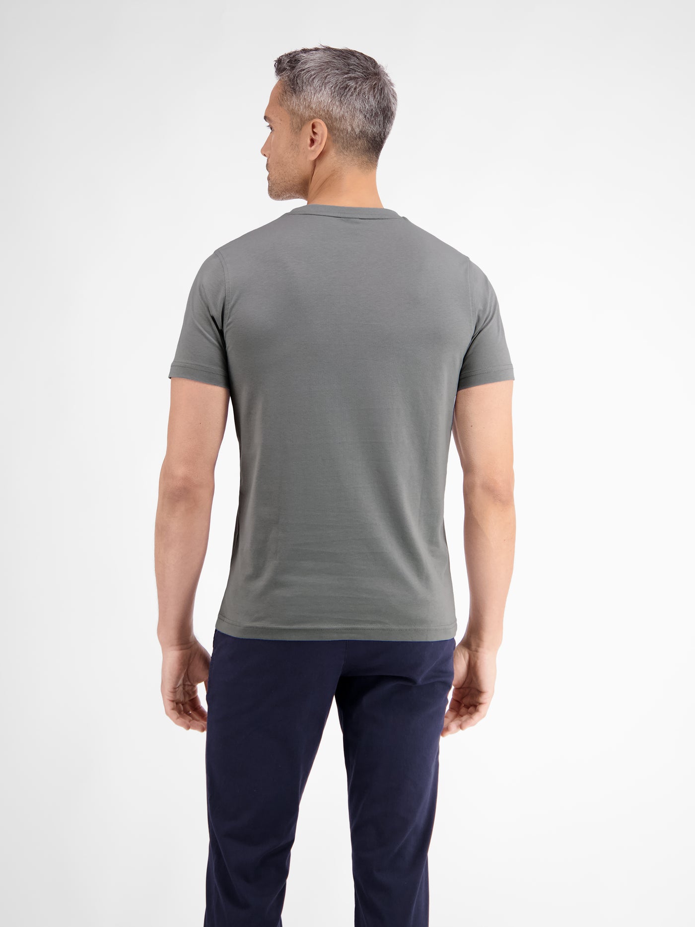 Basic T-shirt with logo stitch, plain