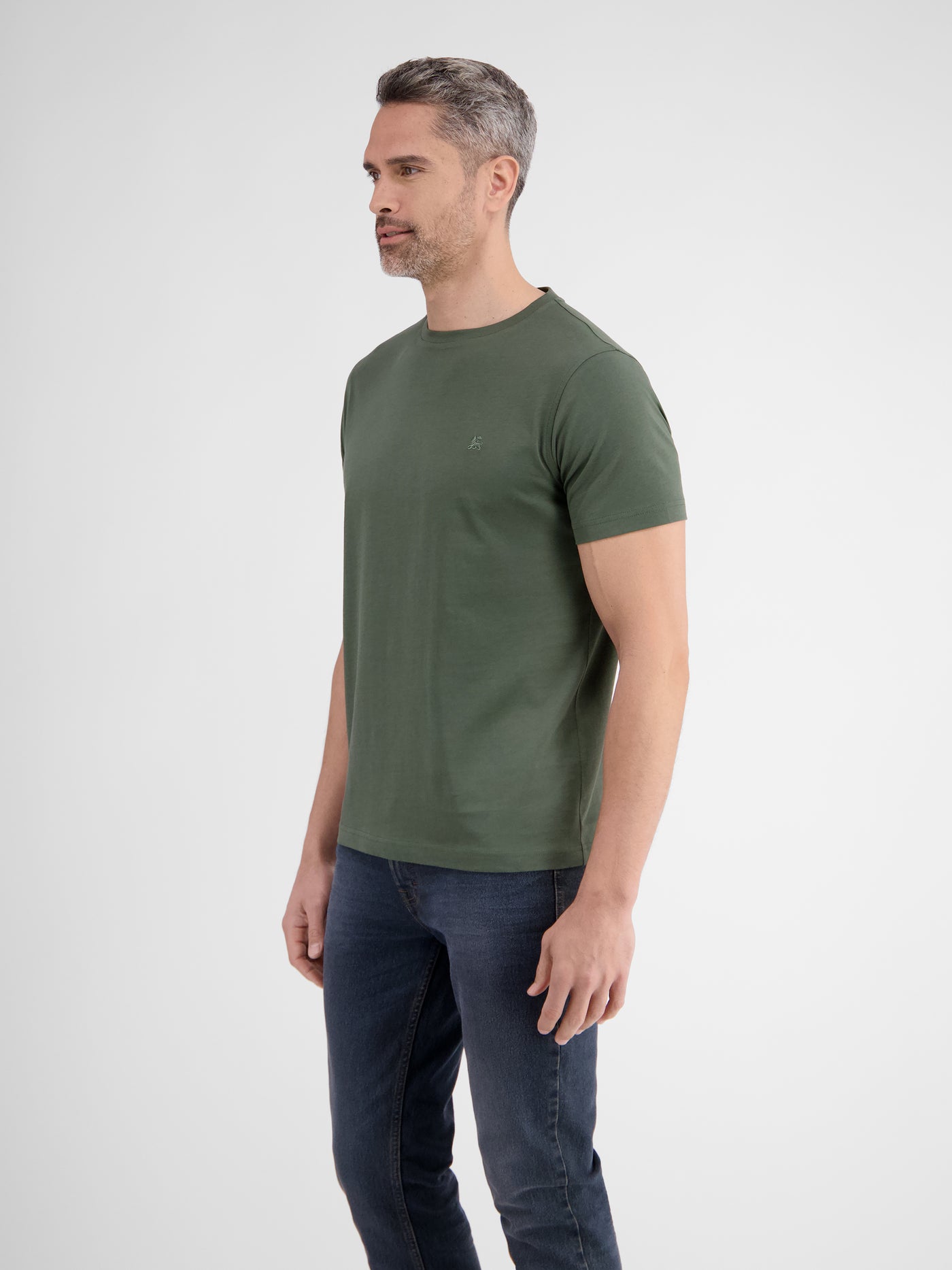 Basic T-Shirt mit Logostitch, unifarben