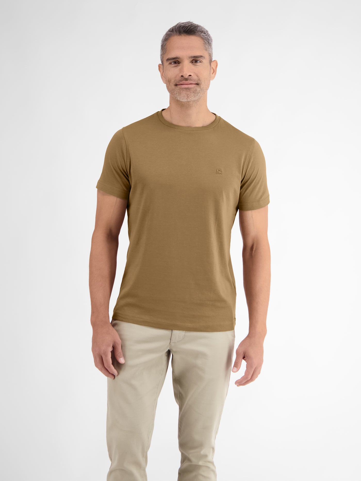 Basic T-Shirt mit Logostitch, unifarben