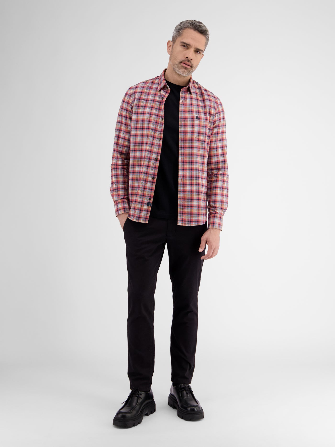 Check shirt in high-quality herringbone quality