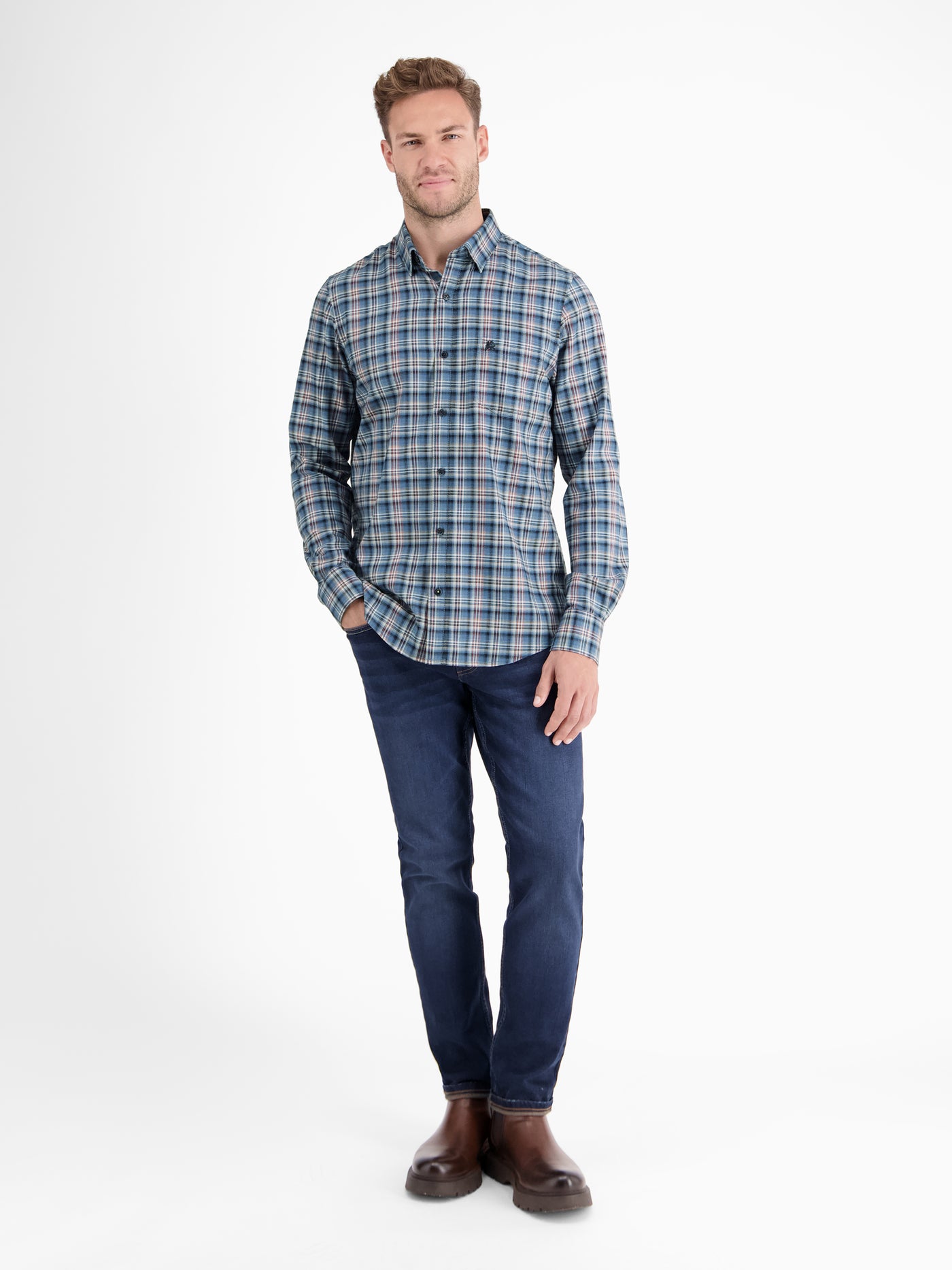 Check shirt in high-quality herringbone quality