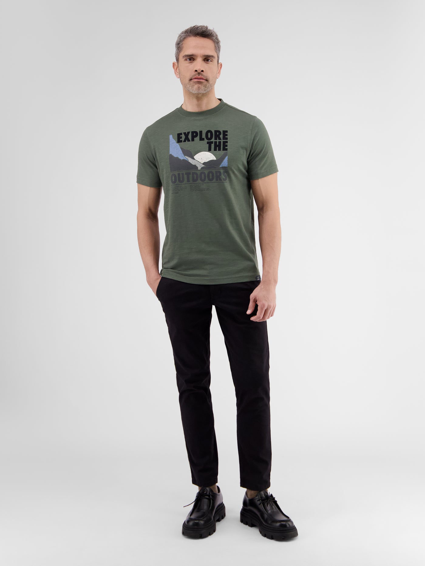 T-Shirt mit Outdoor-Brustprint