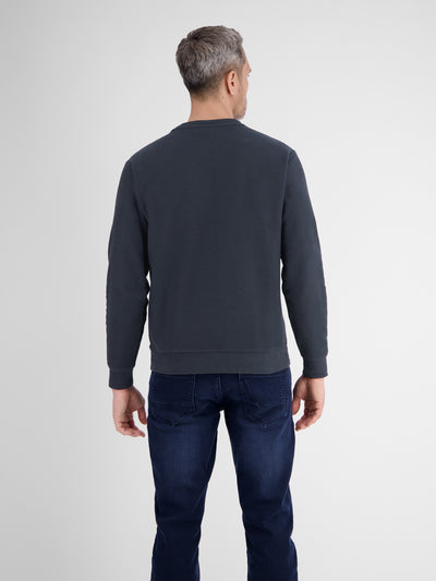 Men's sweatshirt in soft, pre-washed textured quality