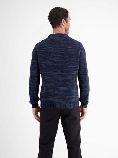 Herren Strickpullover mit klassisch-modernem Kabelstrickmuster