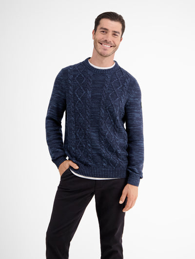 Herren Strickpullover mit klassisch-modernem Kabelstrickmuster