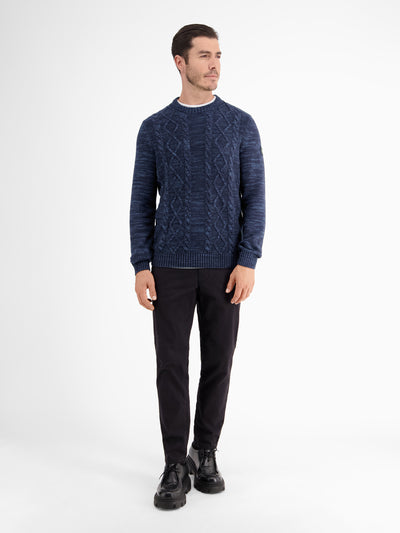 Herren Strickpullover mit klassisch-modernem Kabelstrickmuster