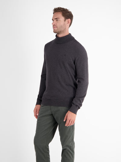 Turtleneck knitted sweater