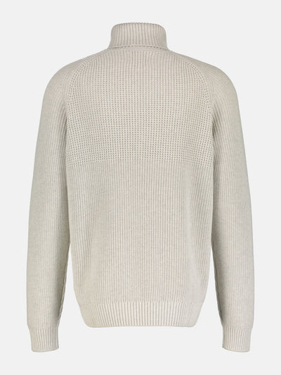 Stylish turtleneck sweater in structured knit quality