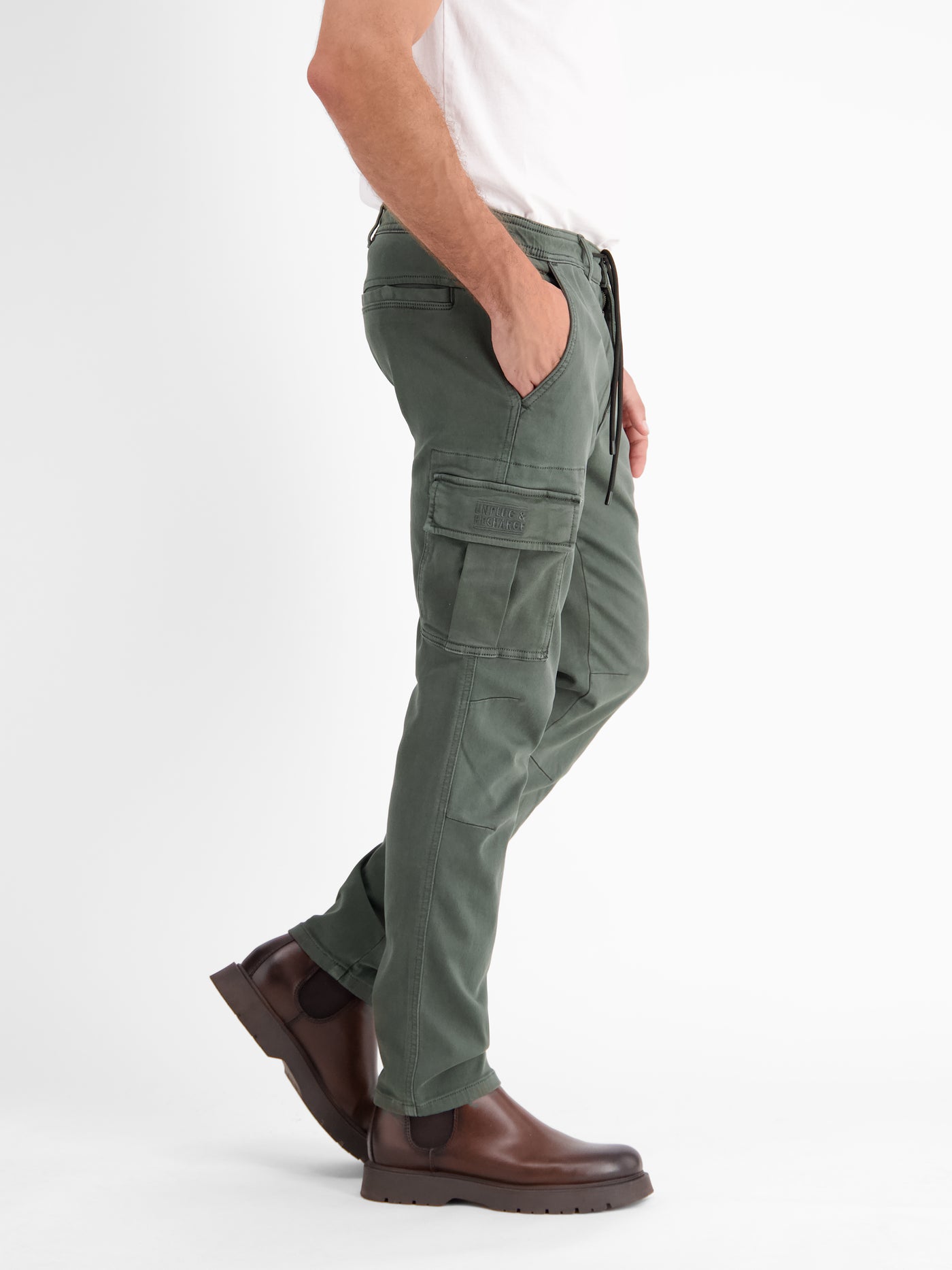 Cargo jogging pants with hyper-stretch content, REGULAR FIT