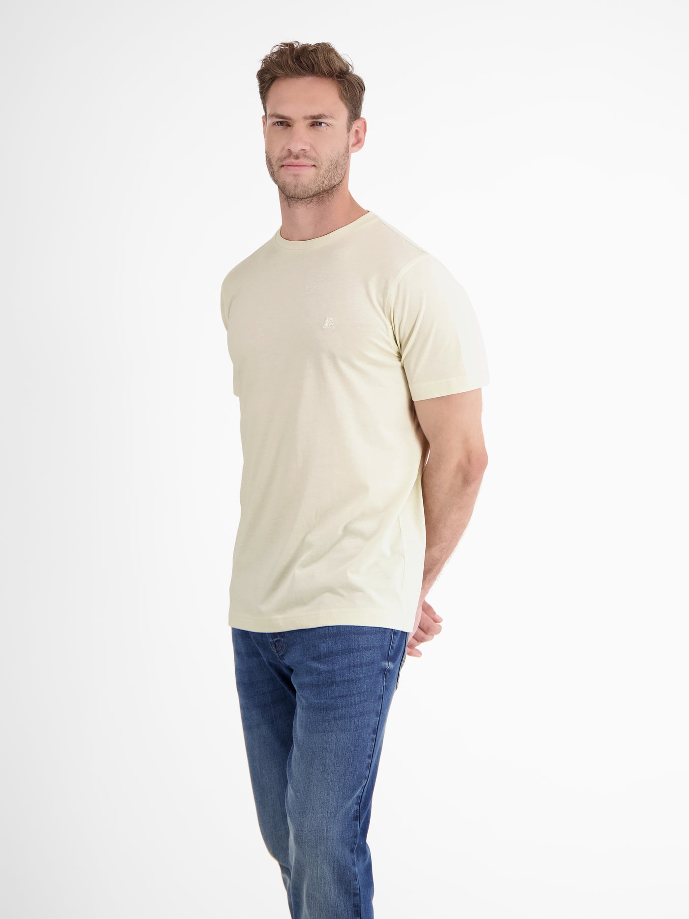 Basic T-shirt with logo stitch, plain