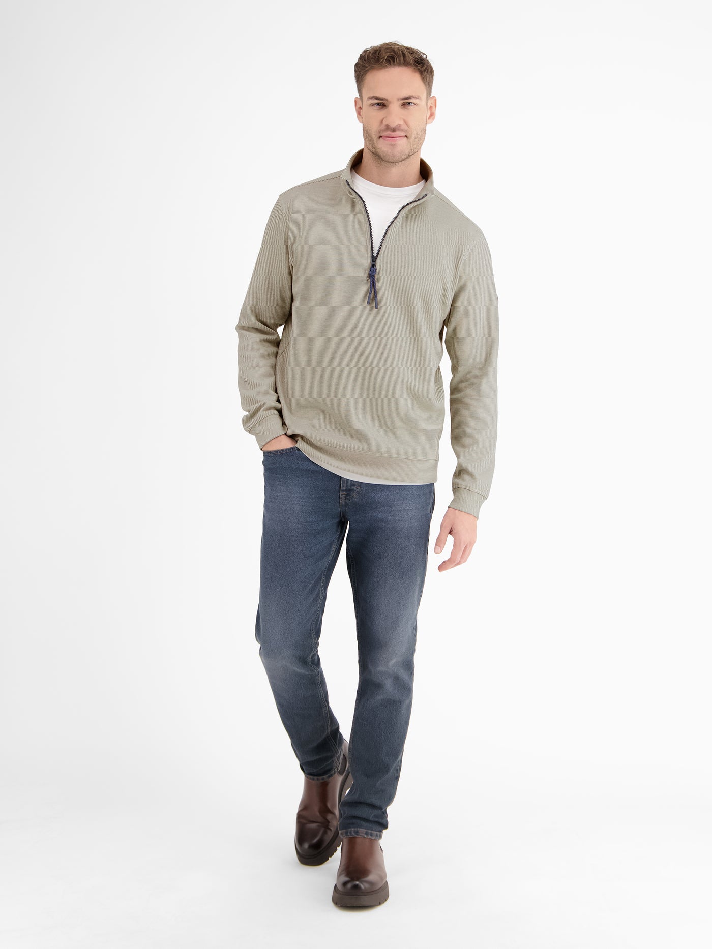 Plain-colored sweattroyer for men