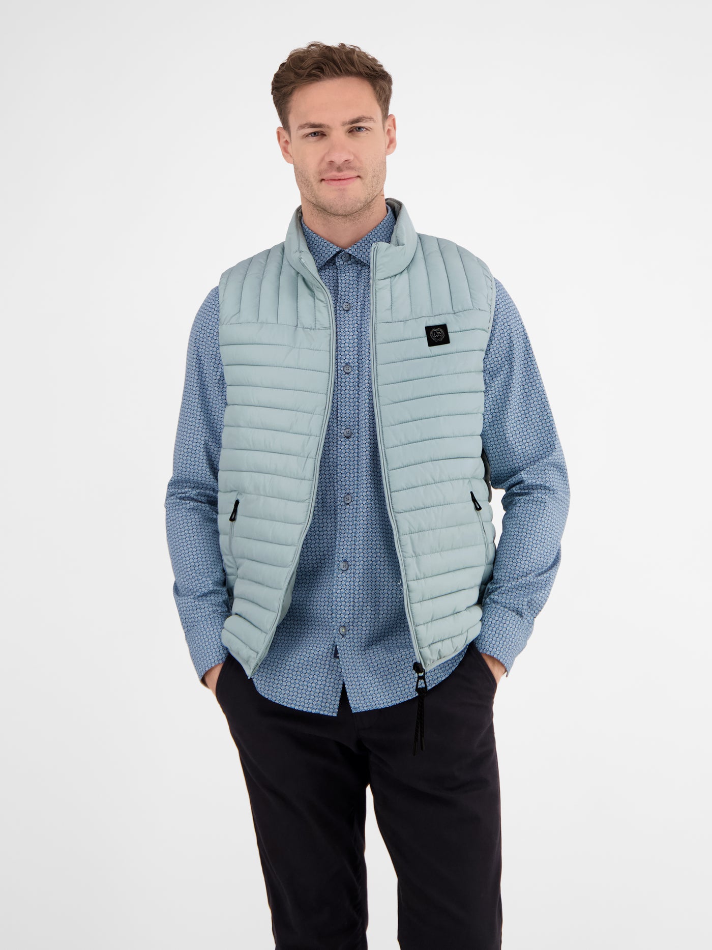 Lightweight quilted vest for men