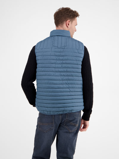 Lightweight quilted vest for men