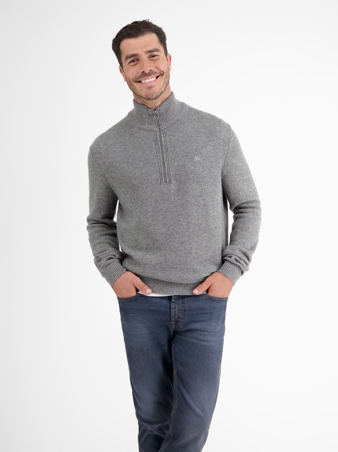 Virgin wool knitted sweater with cashmere content