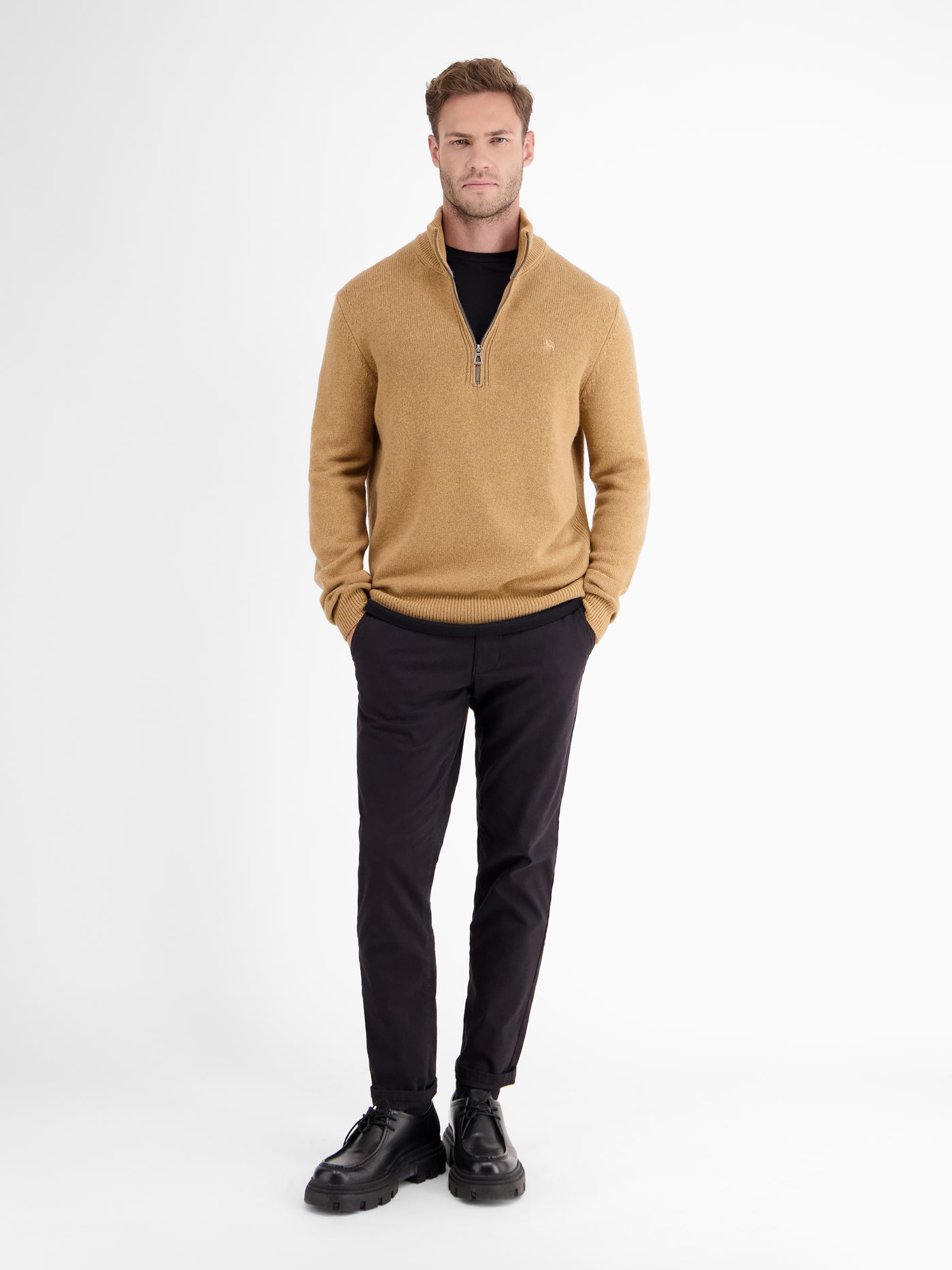 Virgin wool knitted sweater with cashmere content