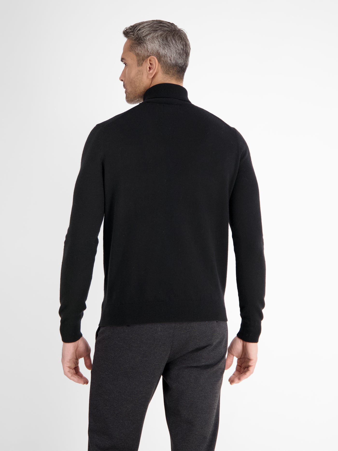 Virgin wool turtleneck sweater with cashmere content