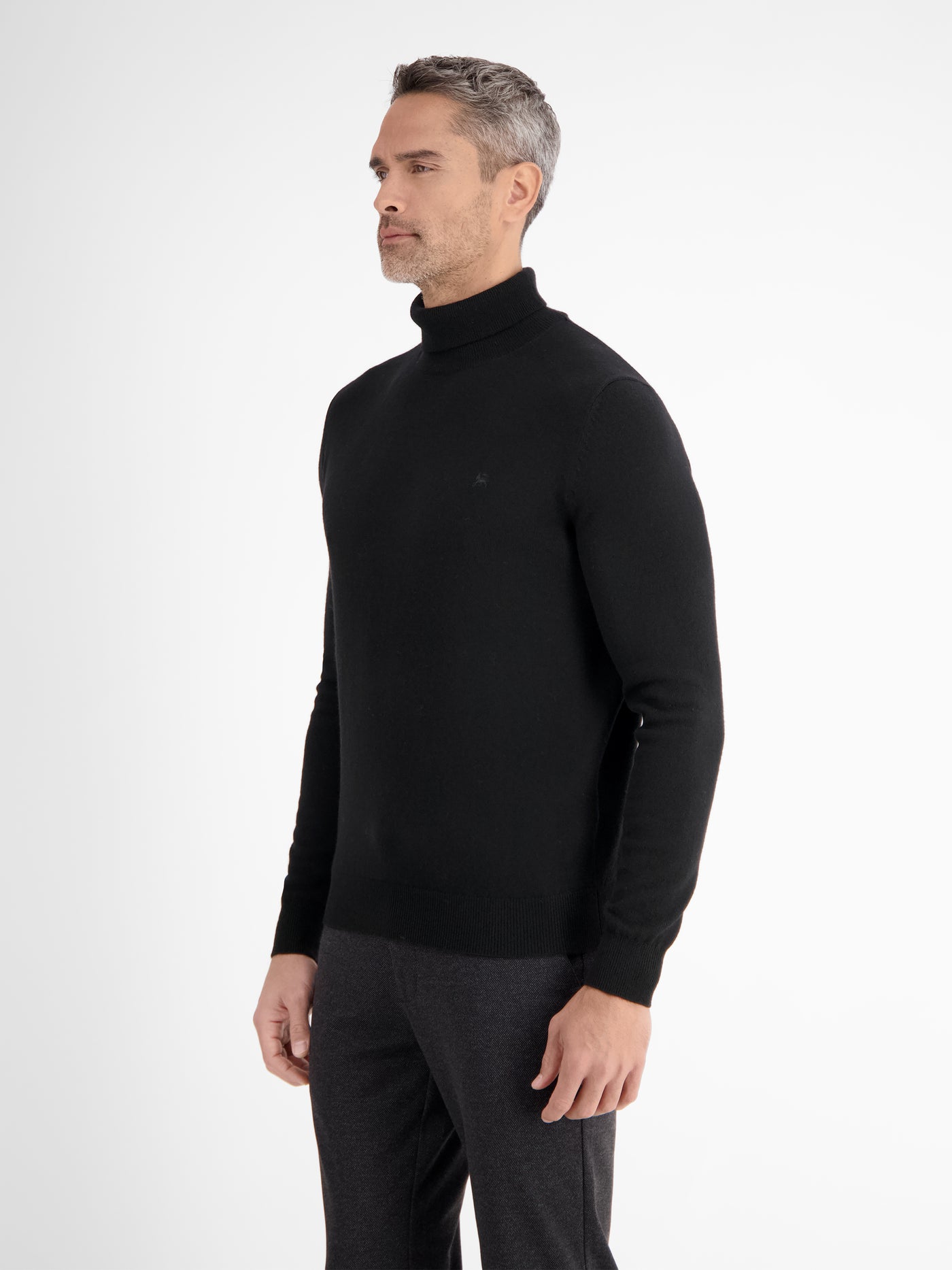 Virgin wool turtleneck sweater with cashmere content