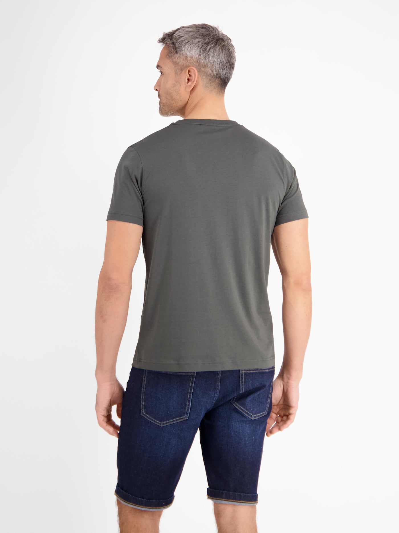 Basic T-Shirt mit Logostitch, unifarben