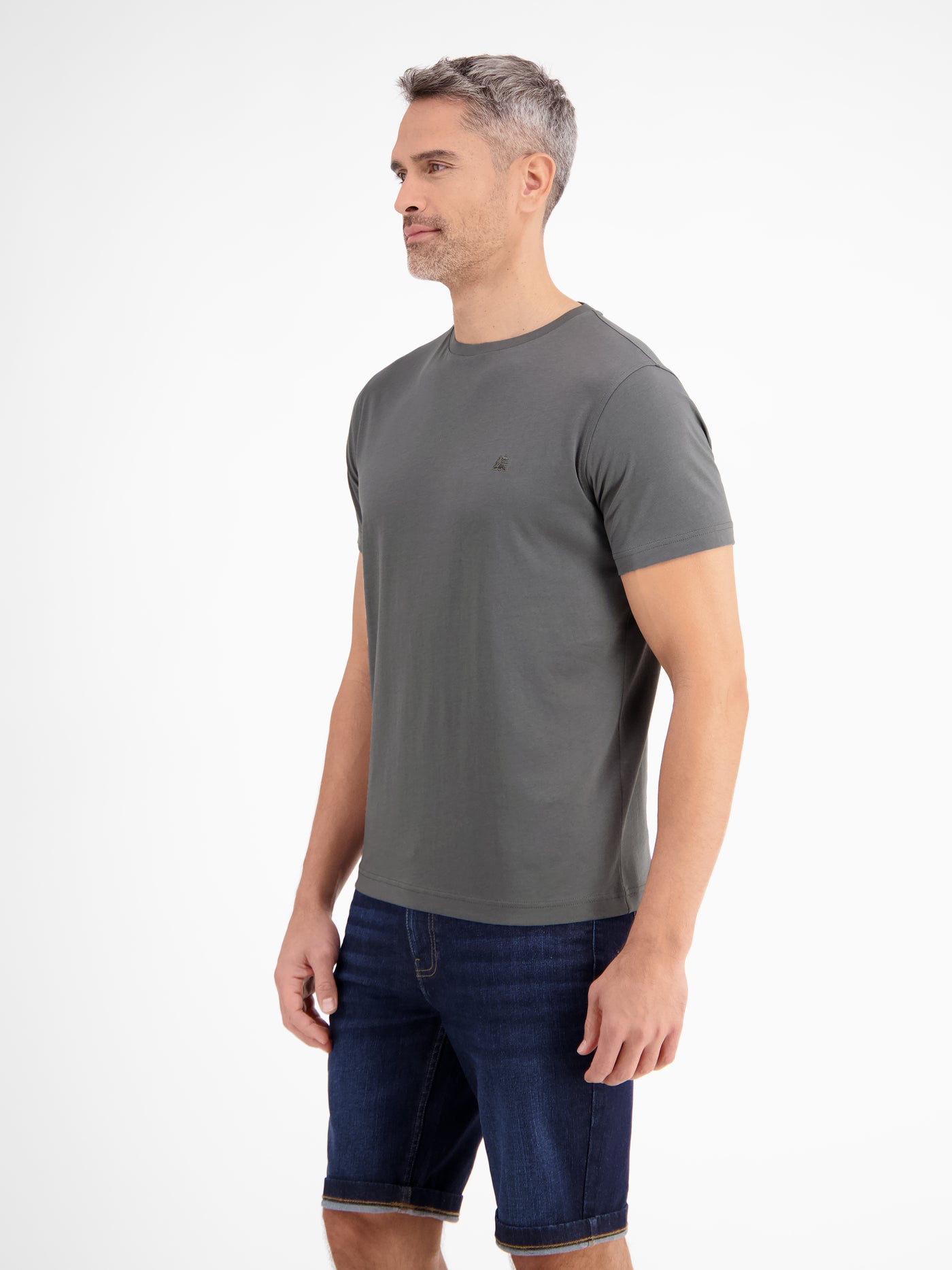 Basic T-Shirt mit Logostitch, unifarben