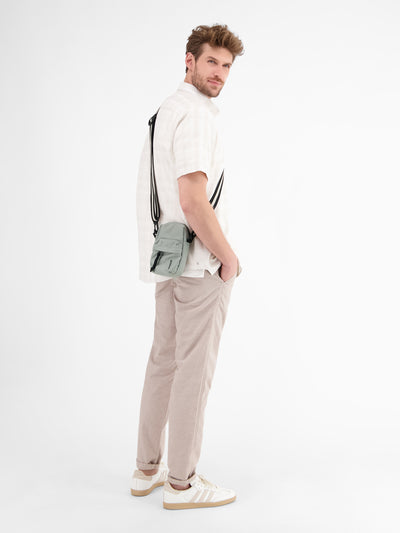 Crossbodybag, vertikal